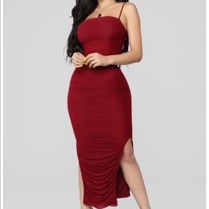 Ruched And Ready Midi Dress - Burgundy
